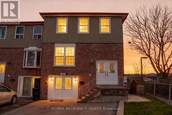 1319 LUNA COURT  Pickering, ON L1W 3C3