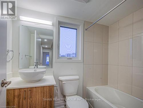 8 - 258 Hespeler Road, Cambridge, ON - Indoor Photo Showing Bathroom
