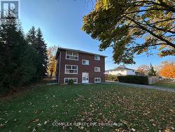 334 SURREY DRIVE  Oshawa, ON L1G 6H1