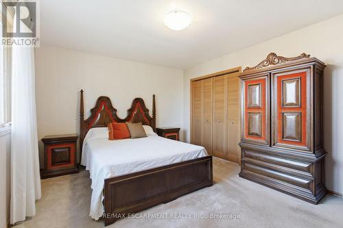 1235 Barton Street, Hamilton, ON - Indoor Photo Showing Bedroom