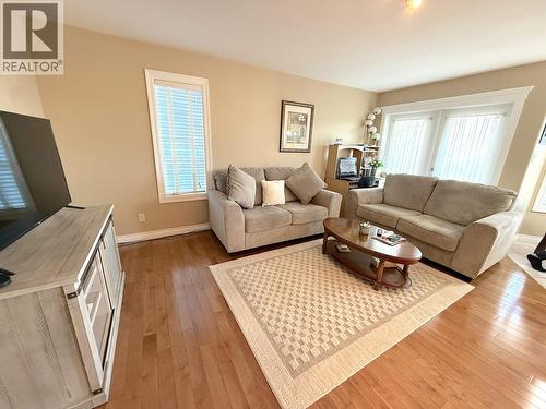 1041 Eagle Drive, Prince Rupert, BC - Indoor Photo Showing Living Room