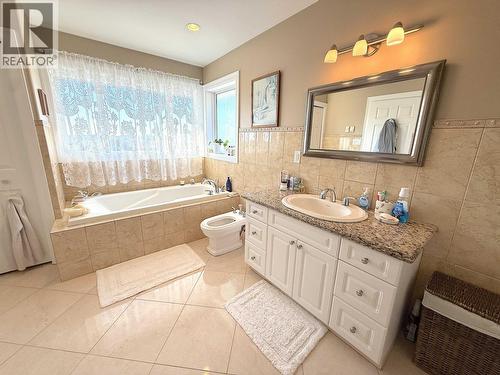 1041 Eagle Drive, Prince Rupert, BC - Indoor Photo Showing Bathroom