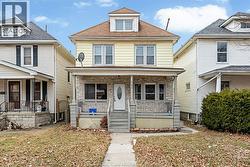 767 Moy AVENUE  Windsor, ON N9A 2N5