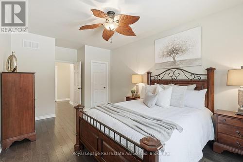 290 Eaton Street, Halton Hills, ON - Indoor Photo Showing Bedroom