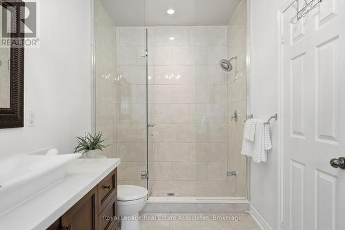 290 Eaton Street, Halton Hills, ON - Indoor Photo Showing Bathroom