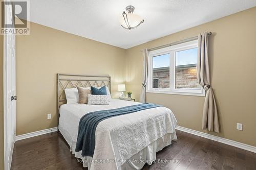 290 Eaton Street, Halton Hills, ON - Indoor Photo Showing Bedroom