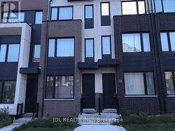 30 SARAH JACKSON CRESCENT  Toronto, ON M3K 0B6