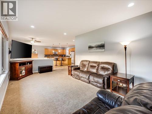 8480 Highway 22A, Trail, BC - Indoor Photo Showing Living Room