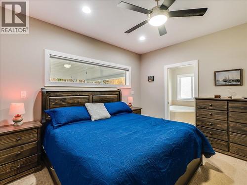 8480 Highway 22A, Trail, BC - Indoor Photo Showing Bedroom