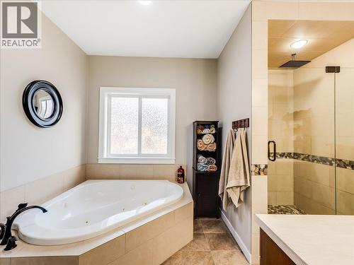 8480 Highway 22A, Trail, BC - Indoor Photo Showing Bathroom