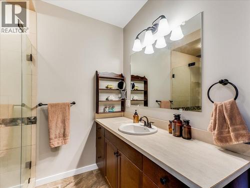 8480 Highway 22A, Trail, BC - Indoor Photo Showing Bathroom
