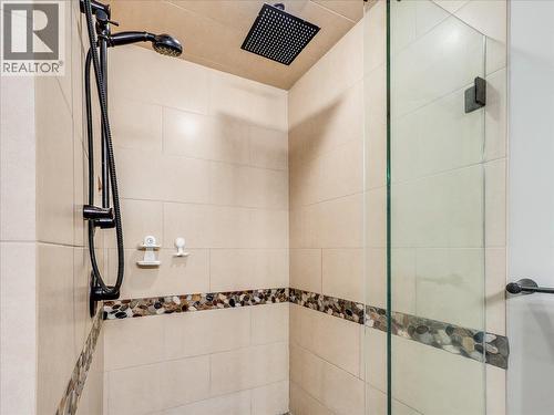 8480 Highway 22A, Trail, BC - Indoor Photo Showing Bathroom