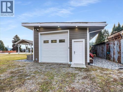 8480 Highway 22A, Trail, BC - Outdoor