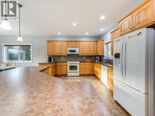 8480 Highway 22A, Trail, BC - Indoor Photo Showing Kitchen