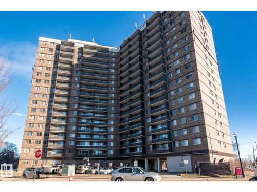 #215 13910 STONY PLAIN RD NW  Edmonton, AB T5N 3R2