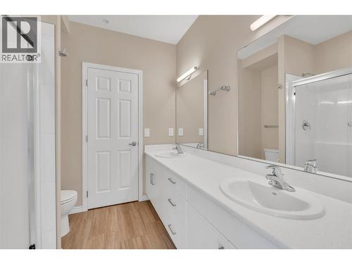 3362 Skaha Lake Road Unit# 203, Penticton, BC - Indoor Photo Showing Bathroom