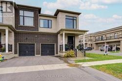 16 CALLISTO LANE  Richmond Hill, ON L4C 4Z2