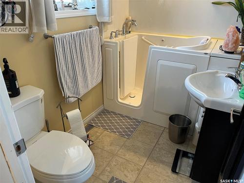 108 7Th Avenue E, Lafleche, SK - Indoor Photo Showing Laundry Room