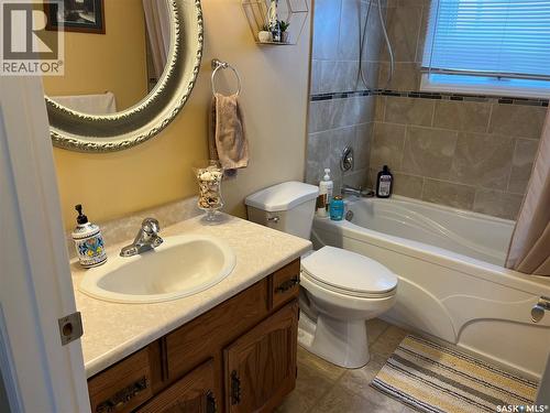108 7Th Avenue E, Lafleche, SK - Indoor Photo Showing Bathroom