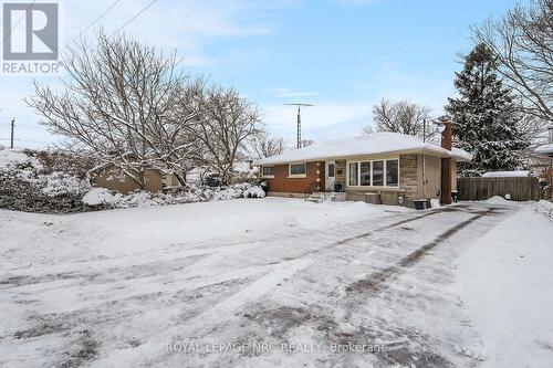3 CAYUGA AVENUE  St. Catharines (Haig), ON L2R 1E4