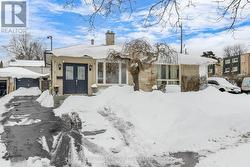 4 FRANKTON CRESCENT  Toronto, ON M3J 1C1