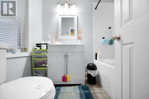 106 Lottridge Street, Hamilton, ON - Indoor Photo Showing Bathroom