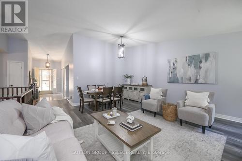 9 - 445 Riverside Drive, London North (North N), ON - Indoor Photo Showing Living Room