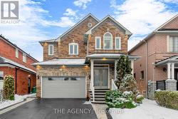 13 SMOOTHWATER STREET  Brampton, ON L6R 2G2