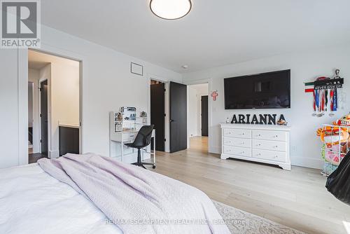 135 Eleanor Avenue, Hamilton, ON - Indoor Photo Showing Bedroom