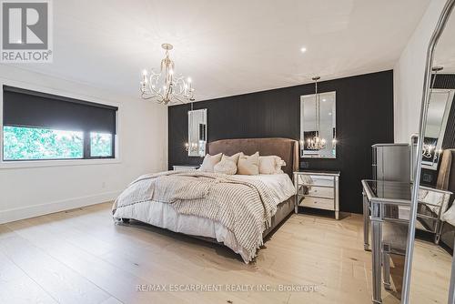 135 Eleanor Avenue, Hamilton, ON - Indoor Photo Showing Bedroom