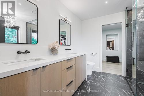 135 Eleanor Avenue, Hamilton, ON - Indoor Photo Showing Bathroom