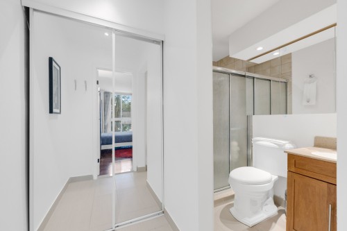 Salle de bains attenante à la CCP - 5627Z Ch. Merrimac, Côte-Saint-Luc, QC 