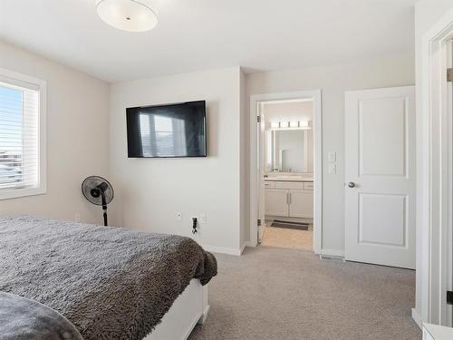 330 Tyson Trail, Winnipeg, MB - Indoor Photo Showing Bedroom