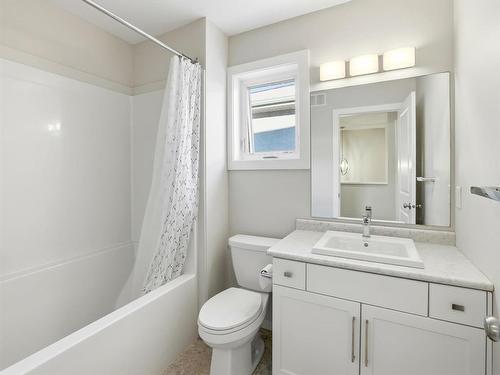 330 Tyson Trail, Winnipeg, MB - Indoor Photo Showing Bathroom