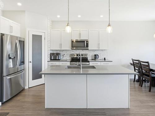 330 Tyson Trail, Winnipeg, MB - Indoor Photo Showing Kitchen With Stainless Steel Kitchen With Double Sink With Upgraded Kitchen
