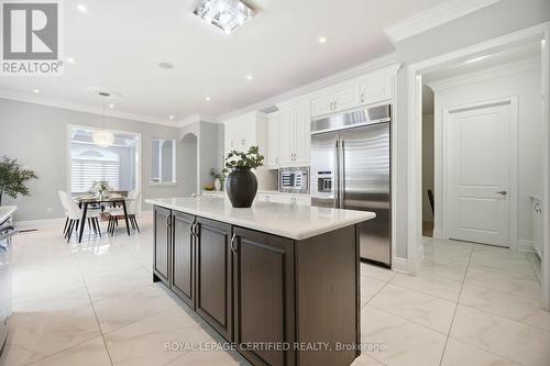 Kitchen - 100 Virtue Crescent, Vaughan, ON - Indoor Photo Showing Kitchen With Upgraded Kitchen