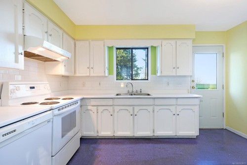 436 Pinecrest Rd, Campbell River, BC 