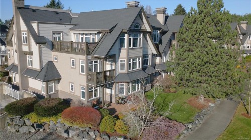 231-4490 Chatterton Way  Saanich, BC V8X 5H7