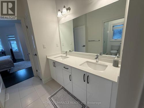 Upper - 50 Meadow Vista Crescent, East Gwillimbury, ON 