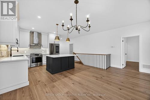 123 Ritchie Crescent, Springwater, ON - Indoor Photo Showing Kitchen With Upgraded Kitchen