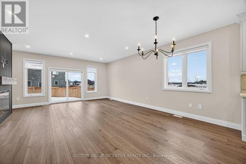 123 Ritchie Crescent, Springwater, ON - Indoor Photo Showing Living Room With Fireplace