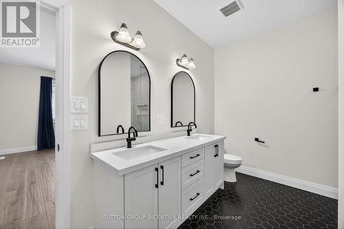 123 Ritchie Crescent, Springwater, ON - Indoor Photo Showing Bathroom