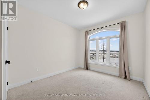 123 Ritchie Crescent, Springwater, ON - Indoor Photo Showing Other Room