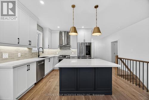 123 Ritchie Crescent, Springwater, ON - Indoor Photo Showing Kitchen With Upgraded Kitchen