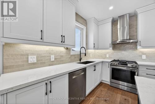 123 Ritchie Crescent, Springwater, ON - Indoor Photo Showing Kitchen With Upgraded Kitchen