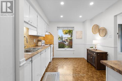 61 - 189 Springhead Gardens, Richmond Hill, ON - Indoor Photo Showing Kitchen With Double Sink