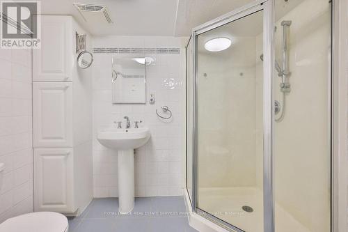700 Fieldstone Road, Mississauga, ON - Indoor Photo Showing Bathroom