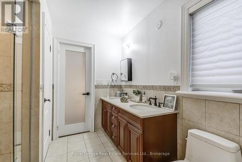 Jack & Jill bathroom - 2331 Rideau Drive, Oakville (Jc Joshua Creek), ON - Indoor Photo Showing Bathroom