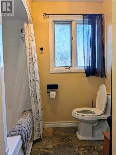 486 Bois, Espanola, ON - Indoor Photo Showing Bathroom