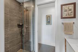 Salle de bains attenante à la CCP - 